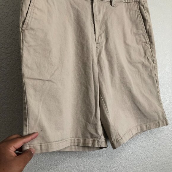Old Navy Ultimate Slim Khaki Cotton Shorts Men's 36 Casual Built-In Flex GUC - Picture 3 of 8